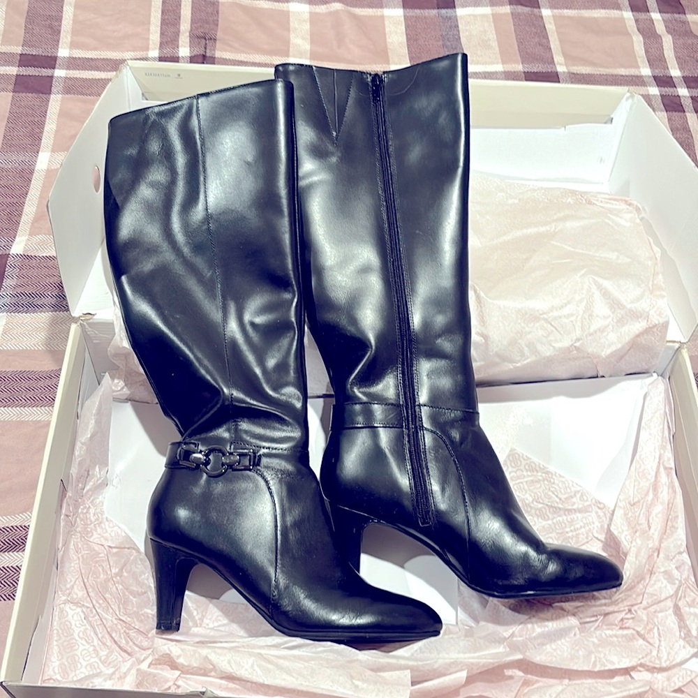 Bandolino Black Leather Heeled Boots